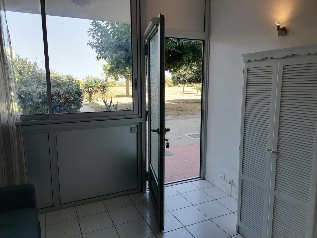 Ground Floor Studio With Access To Beach And Pool Ле-Баркарес Екстер'єр фото